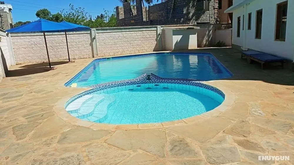 Tower House Apartment - Öne Çıkan Resim
