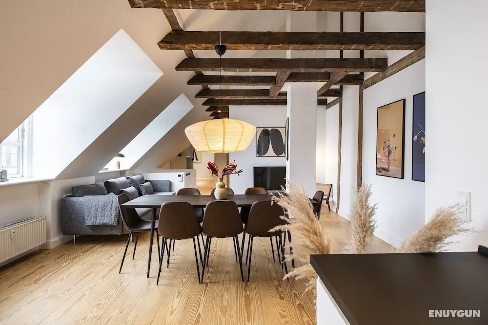 The Town Hall Penthouse - Into This Place - Öne Çıkan Resim
