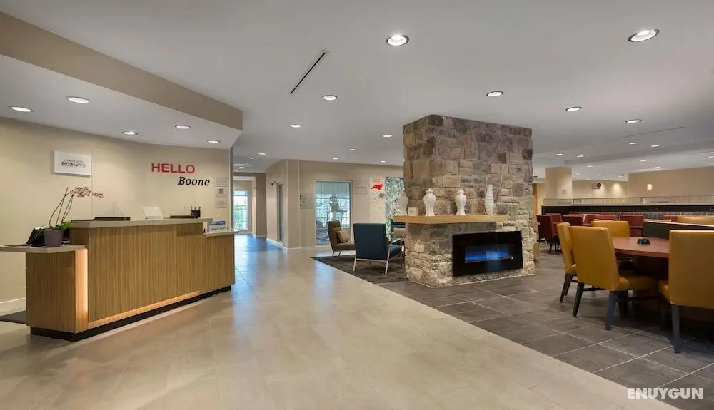 TownePlace Suites by Marriott Boone - Lobi