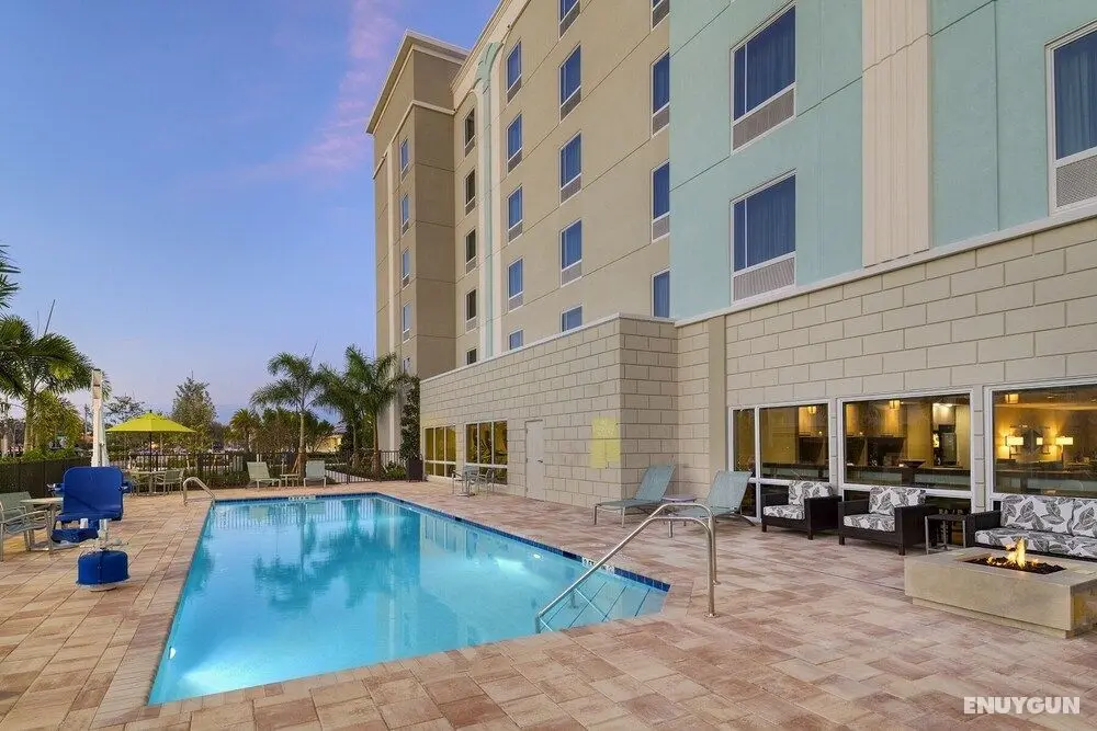 TownePlace Suites by Marriott Naples - Havuz