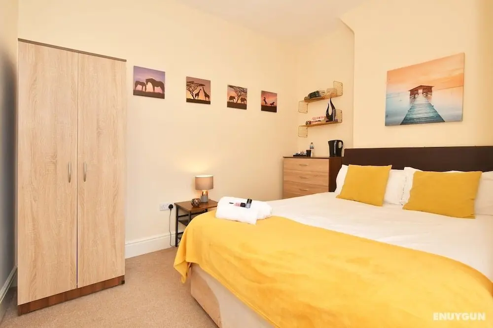 Townhouse @ 178 Ruskin Road Crewe - Öne Çıkan Resim