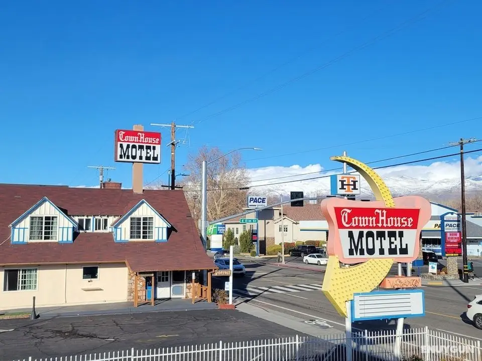 Townhouse Motel - Öne Çıkan Resim