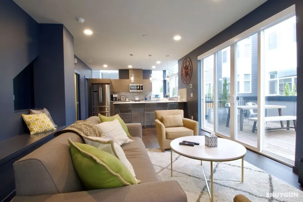 Townhouse Retreat - Öne Çıkan Resim