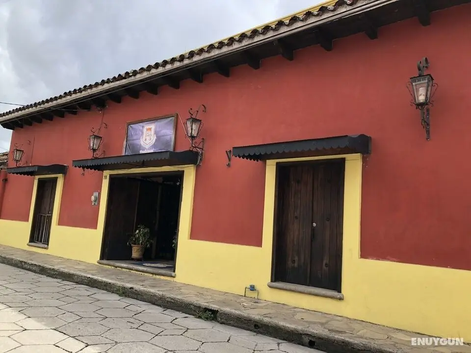 Hotel Tradicional - Dış Mekan