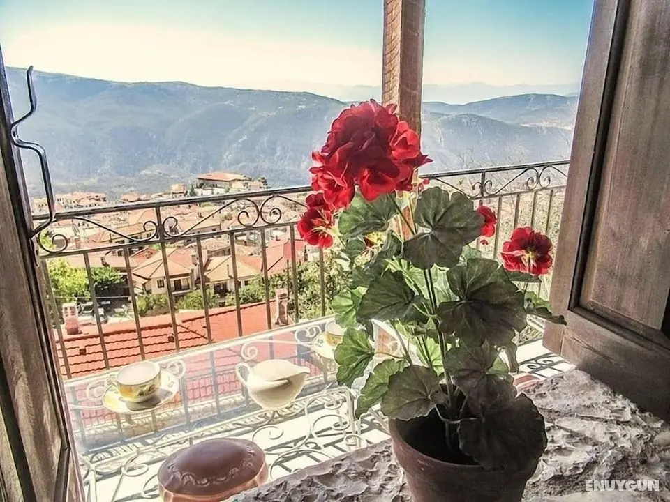 Traditional Charming Stone Chalet - Öne Çıkan Resim