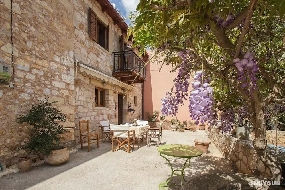 Traditional Elegant Cretan Mansion - Öne Çıkan Resim