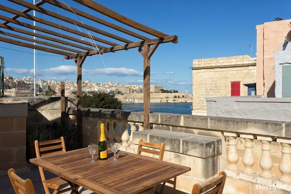 Traditional Maltese Townhouse, Roof Terrace and Views - Öne Çıkan Resim