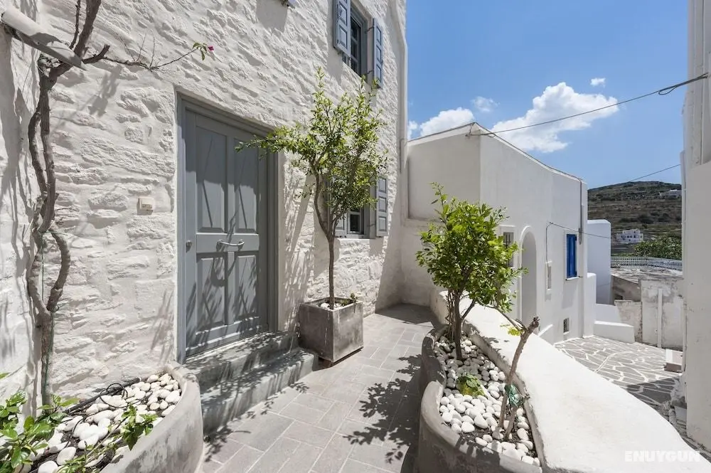 Traditional Stone House in Kostos - Öne Çıkan Resim