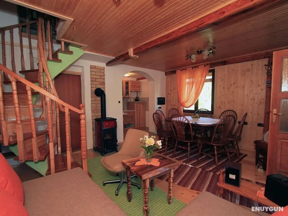 Traditional Wooden House by the River, 2 Rooms With Balconies, Covered Terrace - Öne Çıkan Resim