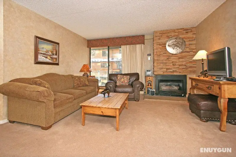 Trails End Condos - Oda