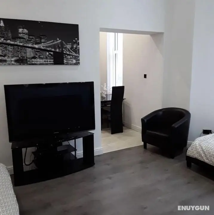 Traithouse - Öne Çıkan Resim