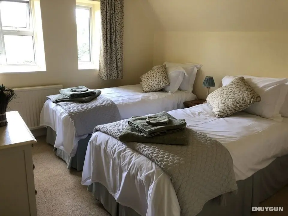 Tranquil 3 Bedroom Farmhouse - Oda