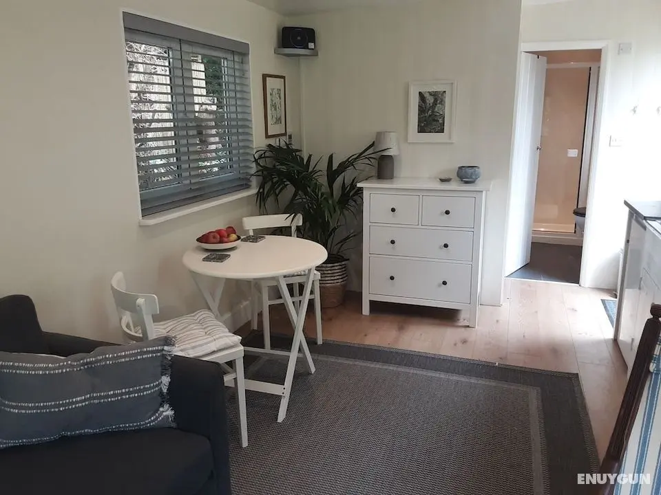 Tranquil Wood Cabin set in a Beautiful Orchard - Öne Çıkan Resim