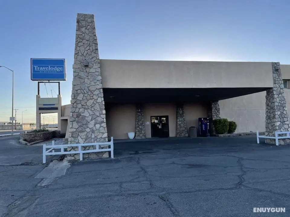 Travelodge by Wyndham Farmington Hwy 64 - Dış Mekan