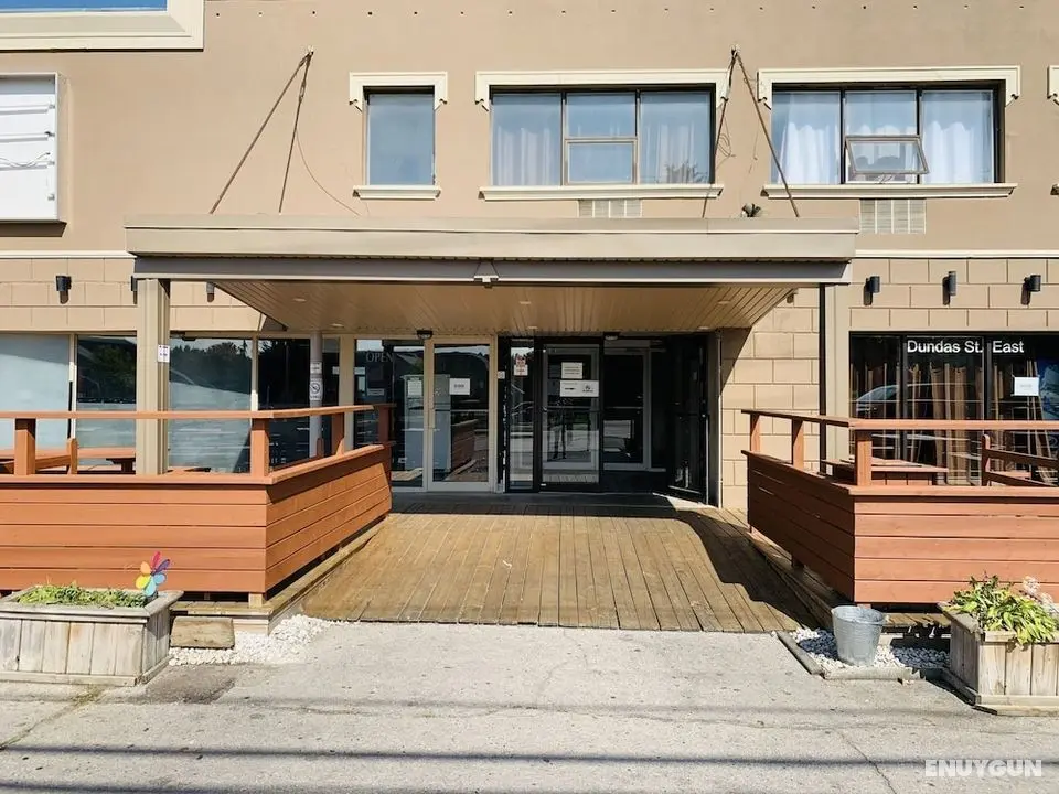 Travelodge by Wyndham London Ontario - Dış Mekan