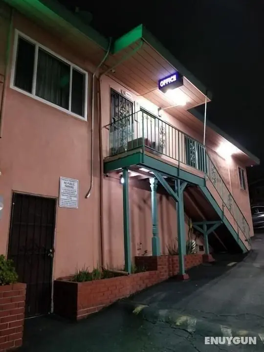 Travis Lodge Motel 16 - Öne Çıkan Resim