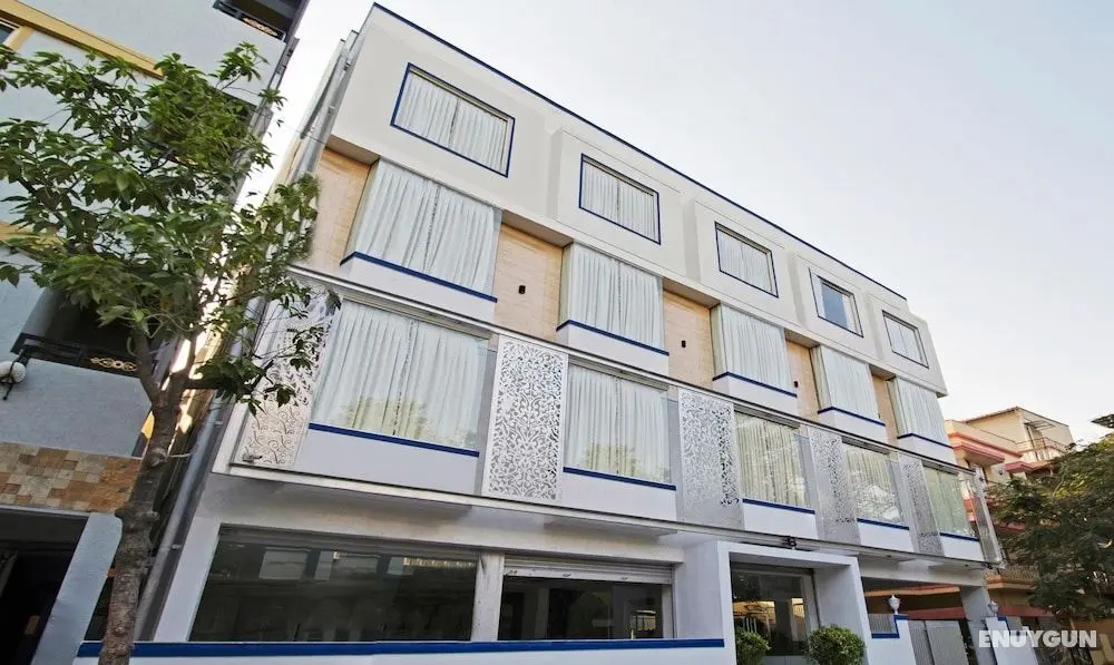 Treebo Trend Blu Orchid - Dış Mekan