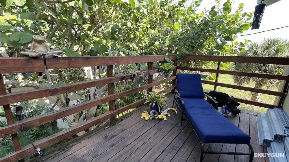 Treehouse Apartment Rentals - Dış Mekan