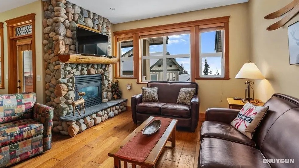 Treetop Getaway - 3 Bdrm & Den W/amazing Views & Private Hot Tub - Öne Çıkan Resim