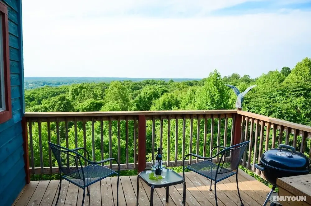 Treetop Retreat - Öne Çıkan Resim