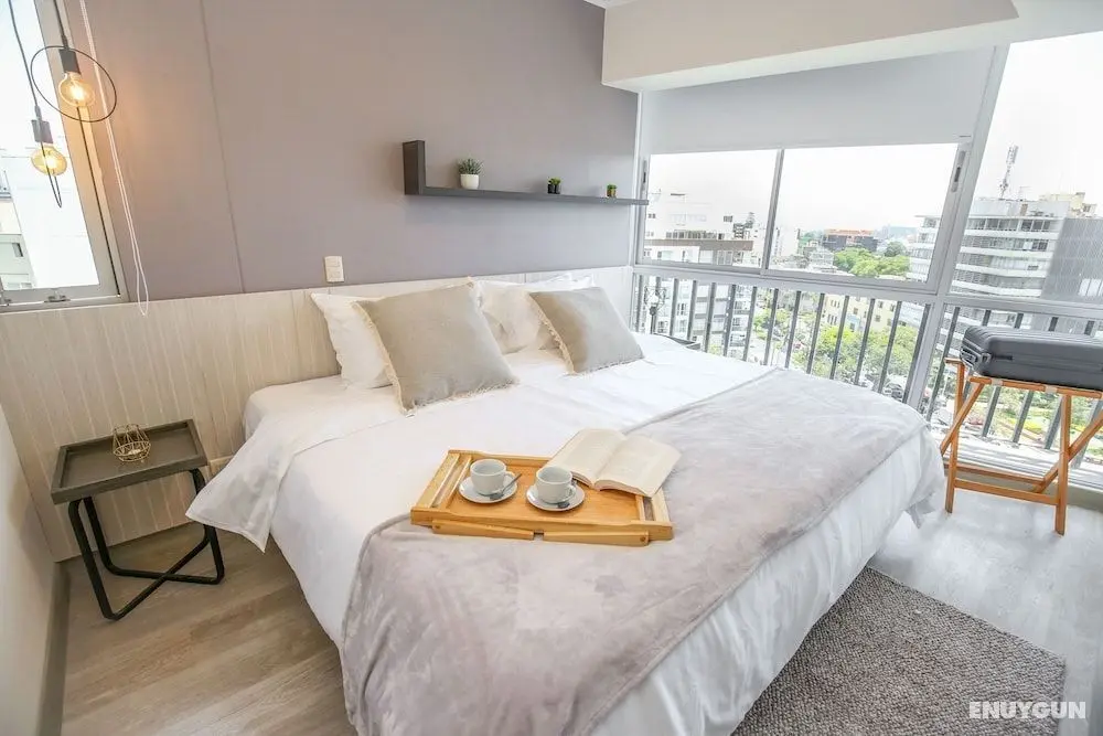 Trendy Host Black - San Isidro - Öne Çıkan Resim