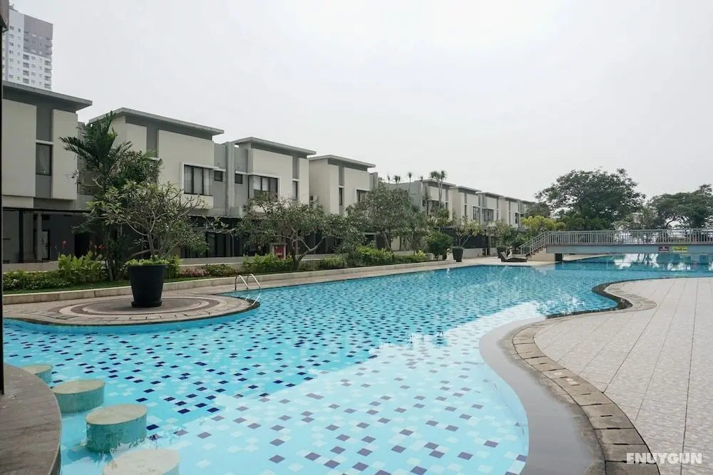 Trendy & Relaxing 2BR at The Suite Metro Apartment - Havuz