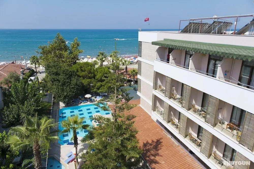 Trendy Side Beach - Öne Çıkan Resim