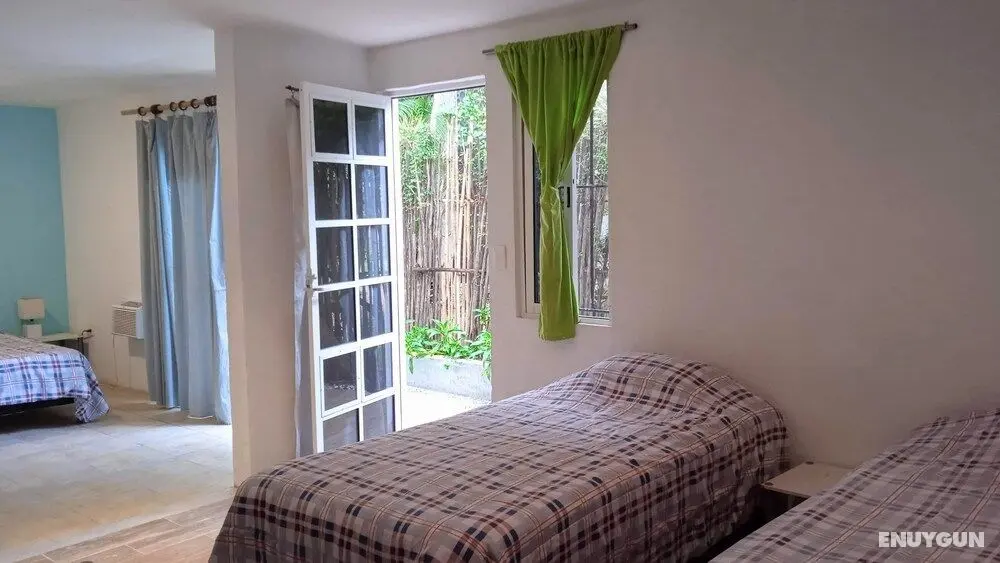 Triple Room, Private Bathroom, A a, Wi-fi 50 Mbps in the Center of Cancun - Öne Çıkan Resim