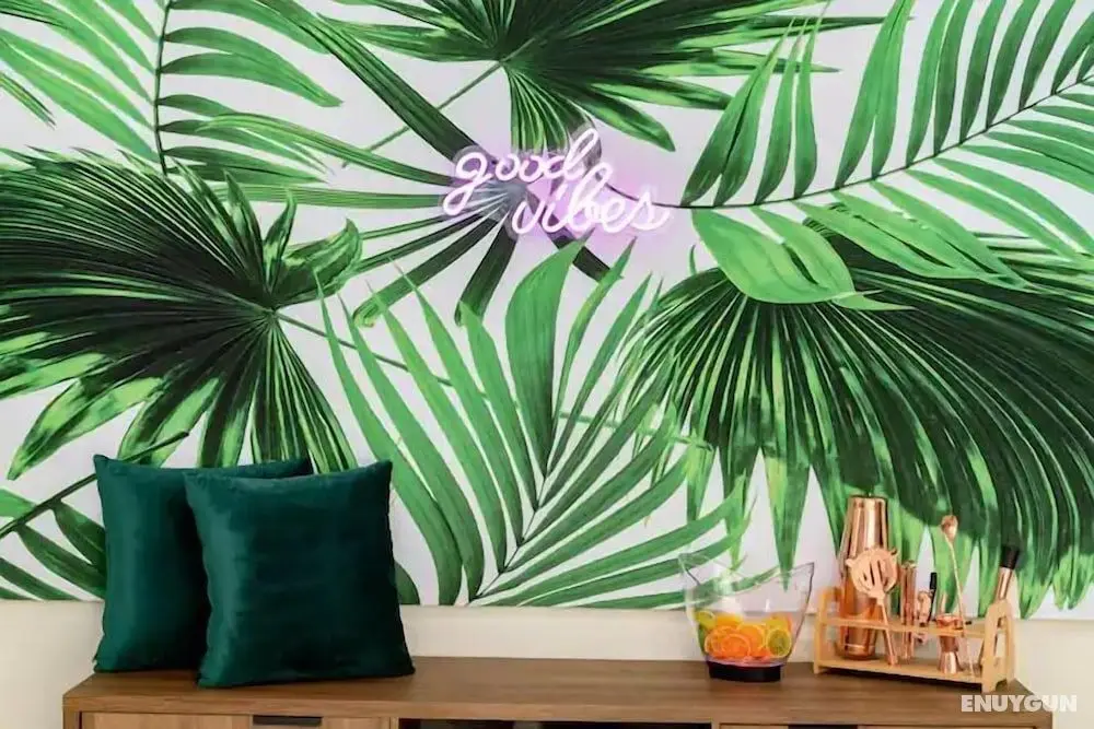 Tropical Hotel Style Home With Pool - Lobi