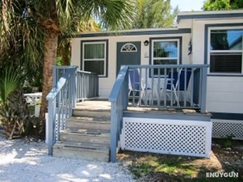 Tropical Winds Motel & Cottages - Genel