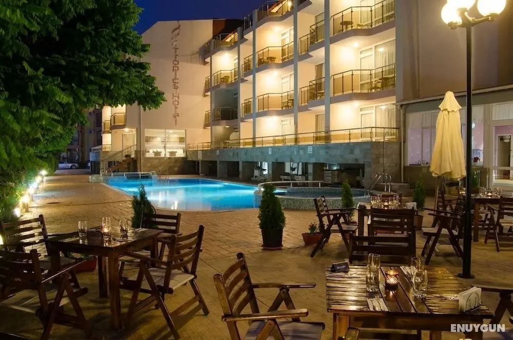 Tropics Hotel - Öne Çıkan Resim