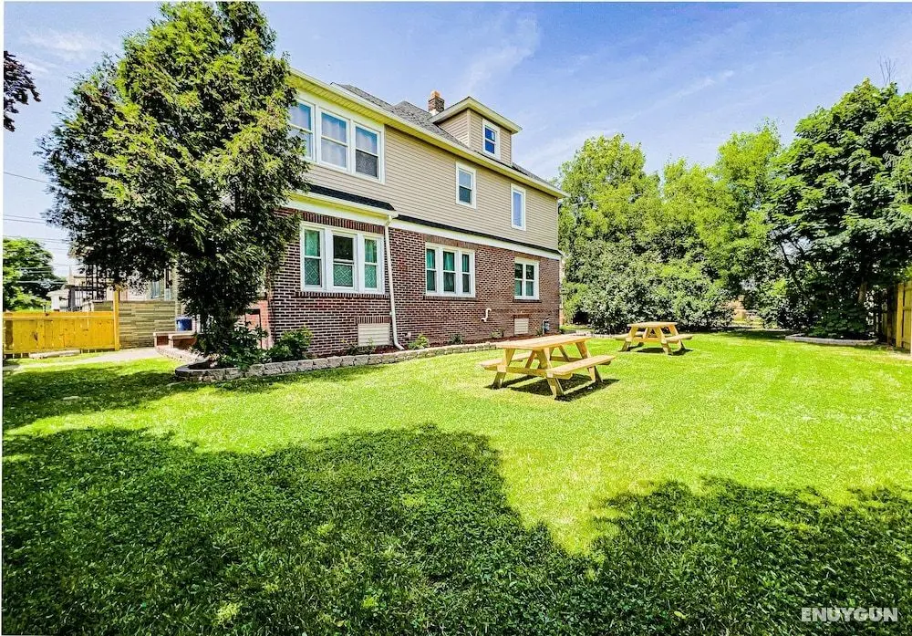 The Trotter Manor - With Private Yard & Parking, Near Falls & Casino by Niagara Hospital - Öne Çıkan Resim