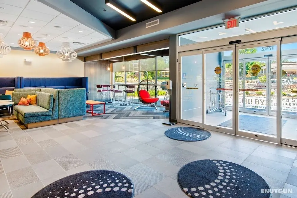 Tru by Hilton Chapel Hill - Lobi