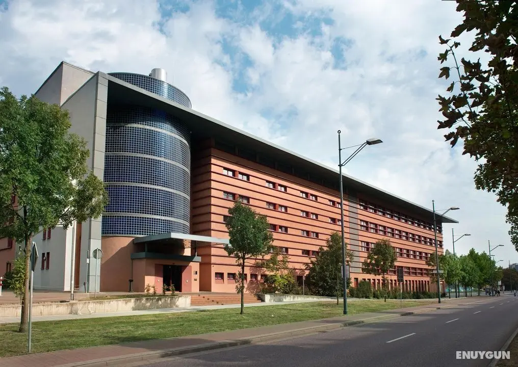 Tryp by Wyndham Halle - Genel