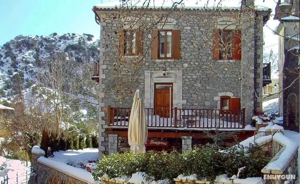 Tsarbou Guesthouse - Dış Mekan