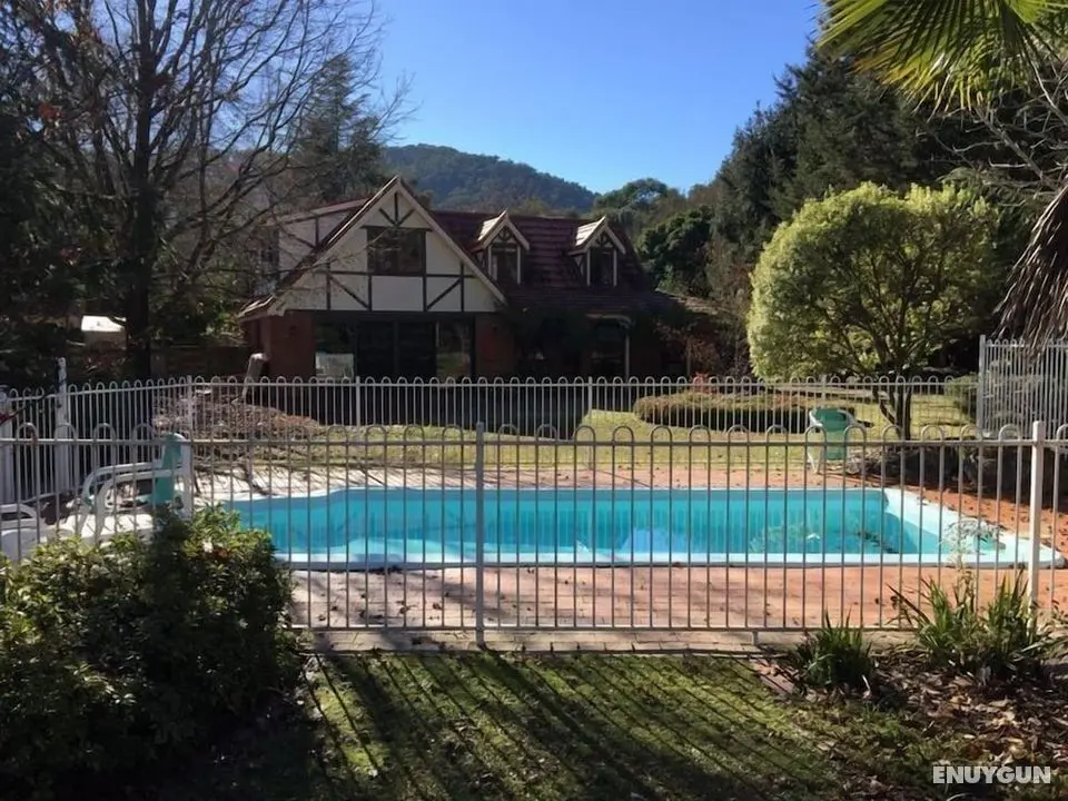 Tudor House - Large Family Home - Havuz