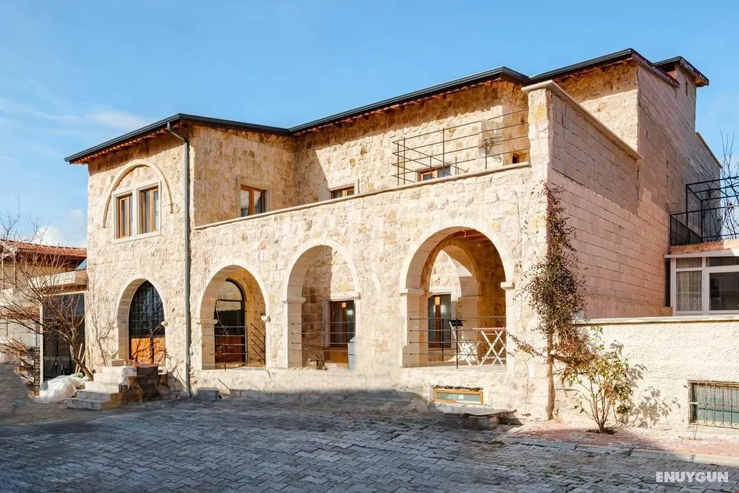 Tughan Stone House - Genel