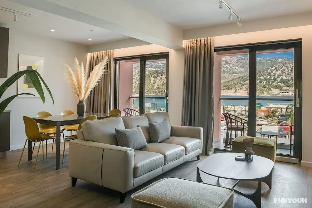 The Twelve Suites collection - Öne Çıkan Resim