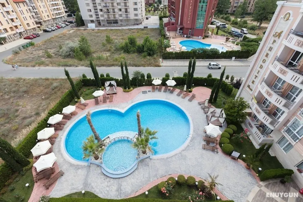 Two Bedroom Apartment with Large Balcony - Havuz