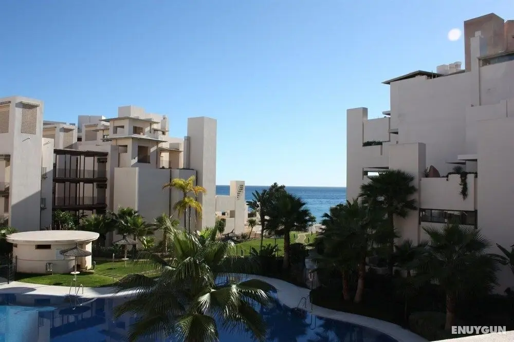 Two-Bedroom Beach Apartment - Öne Çıkan Resim