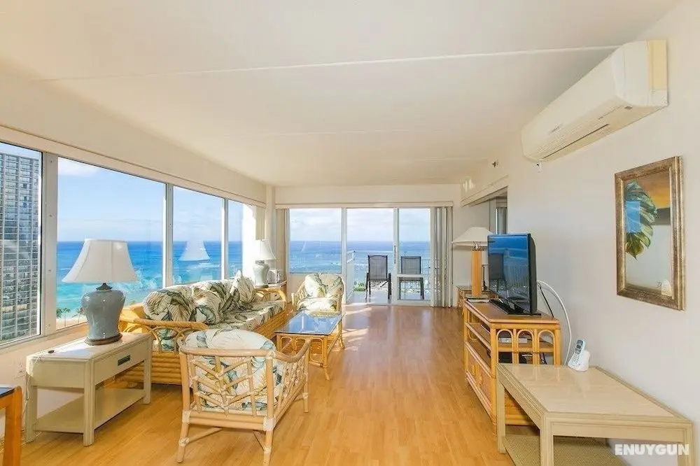 Two Bedroom Condo Overlooking Ala Wai Boat Harbor by Redawning - Öne Çıkan Resim