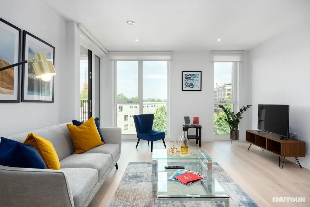 Two Bedroom Serviced Apartment with Balcony in Weymouth Building, Deacon Street - Öne Çıkan Resim