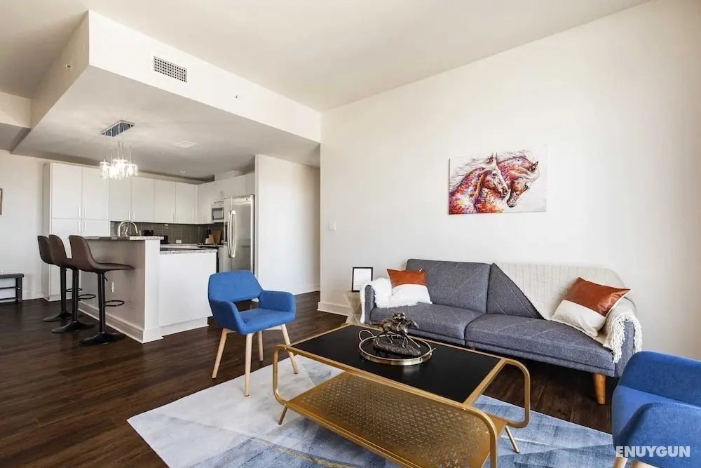 TWO Luxurious Highrises by Cozysuites - Öne Çıkan Resim