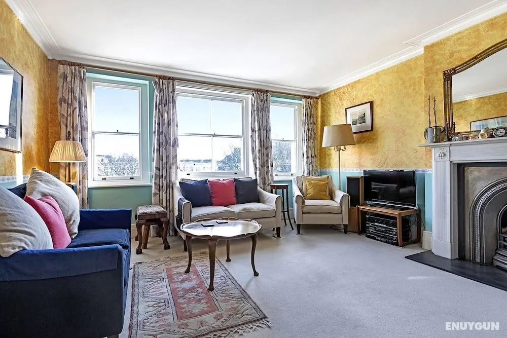 Typically English 2 Bedroom Apartment in Residential Area Near South Kensington - Öne Çıkan Resim