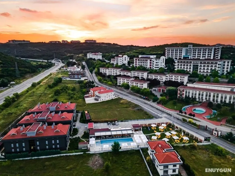 Uçar Royal Hotel and Conference Hall - Manzara / Peyzaj