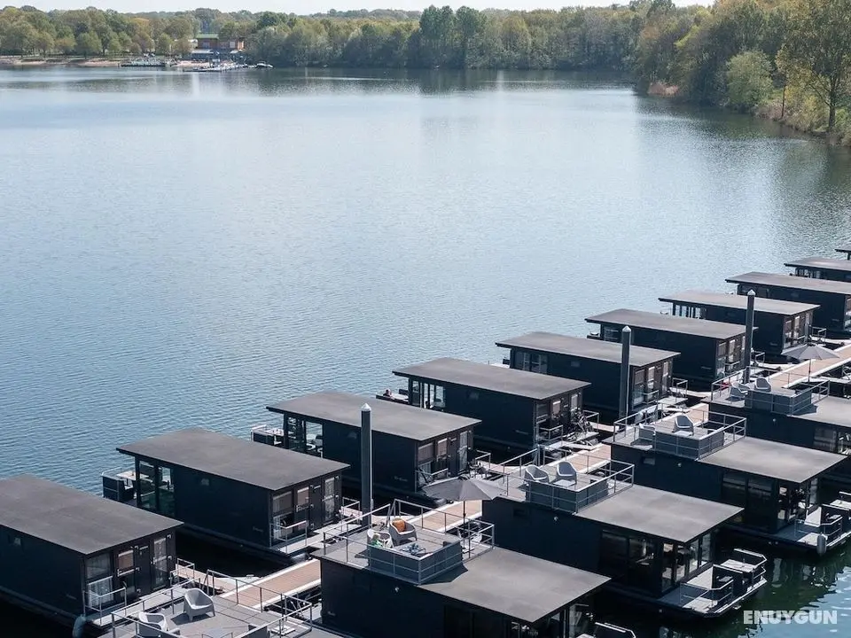 Ultimate Enjoyment in and on the Water in a Luxury Houseboat on the Lake Mooker - Öne Çıkan Resim