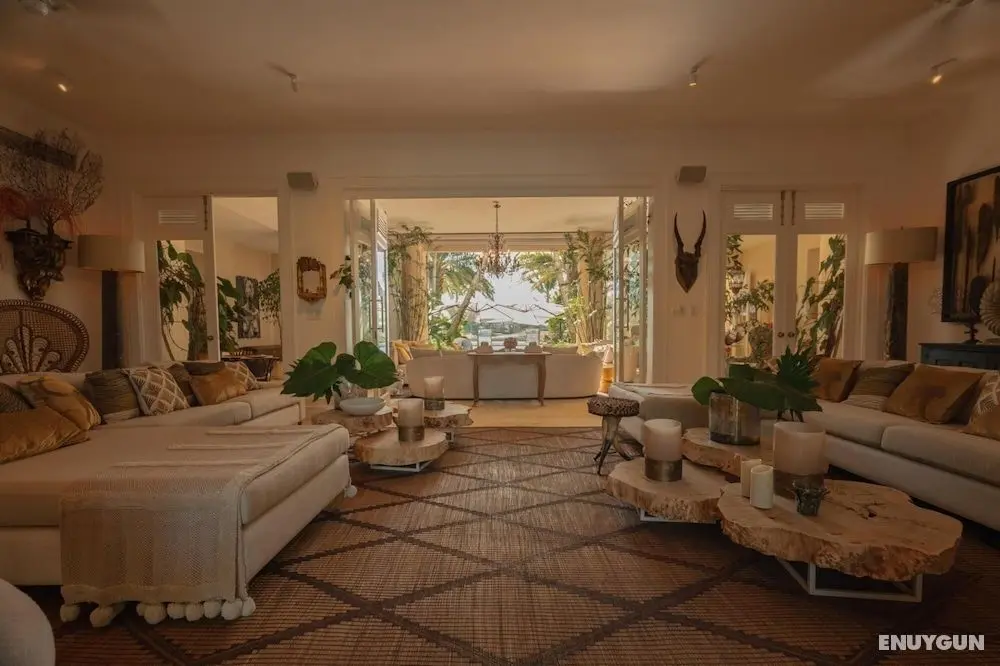 Unique Lake-front 10-bedroom Mansion in Most Luxurious Resort of the Caribbean - Öne Çıkan Resim