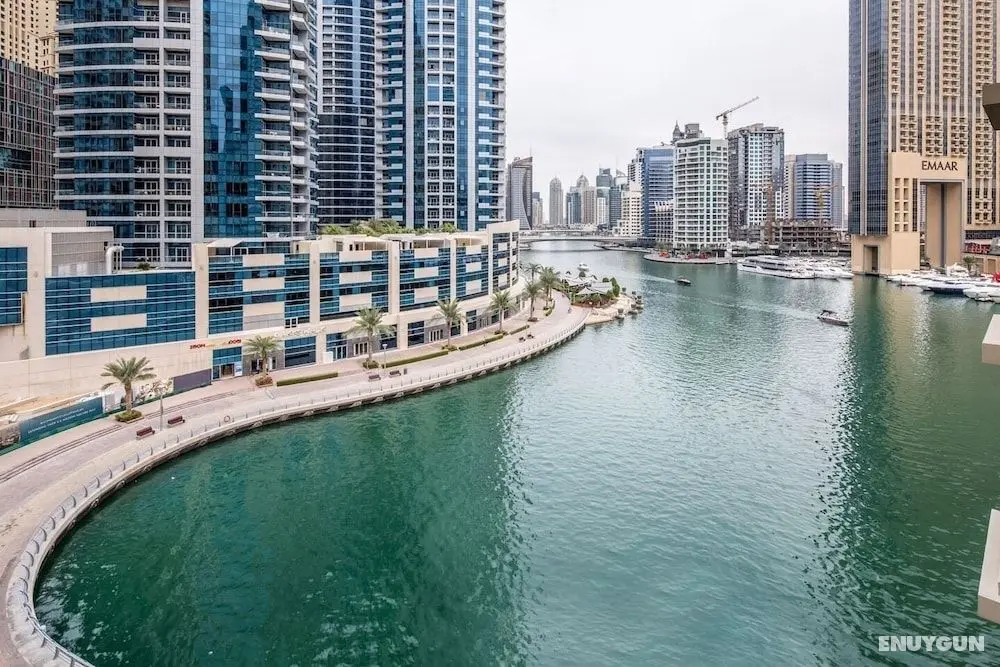 Unique & Stylish 1BR w/ Incomparable Marina Views! - Öne Çıkan Resim