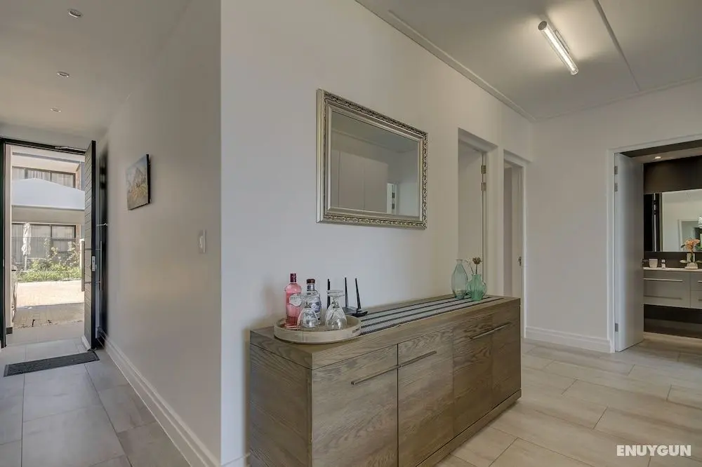 UniqueStay Paardevlei Square Apartment - Adults Only - Lobi