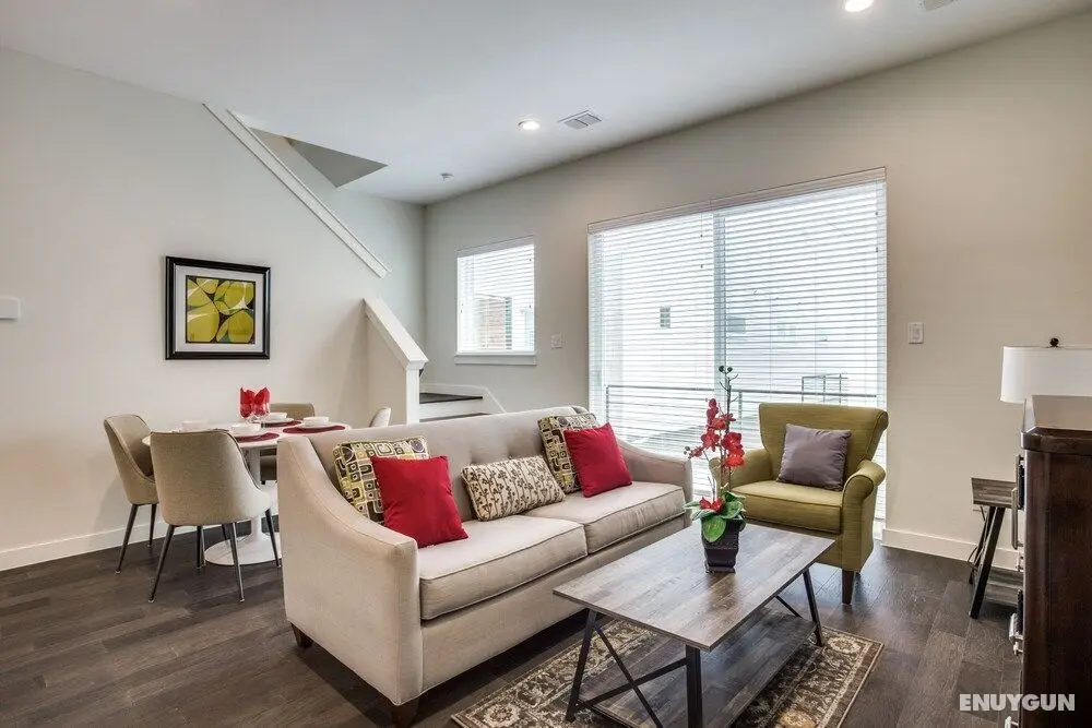 Upscale 2 bedroom Dallas TownHome - Öne Çıkan Resim
